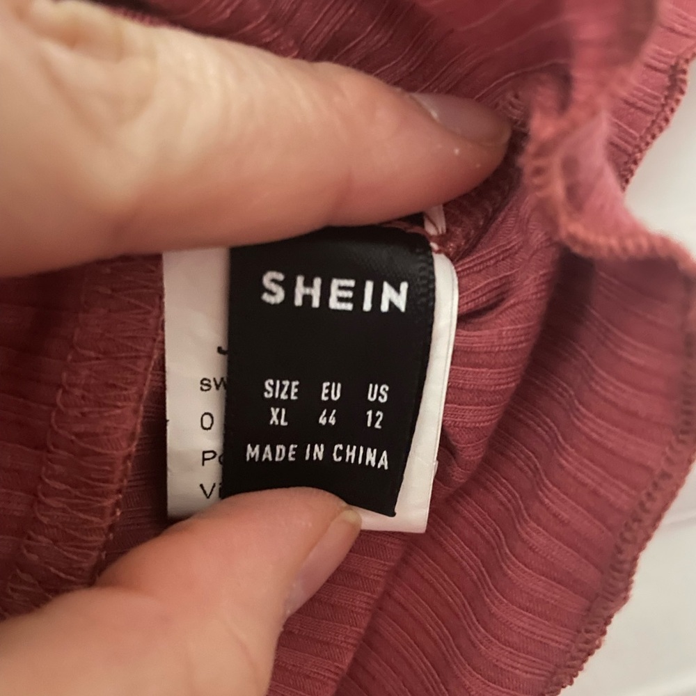 SHEIN Crop Top - Picture 3 of 4